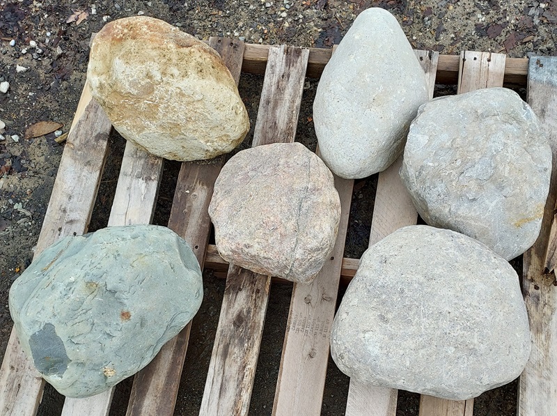 GRANITE BOULDERS